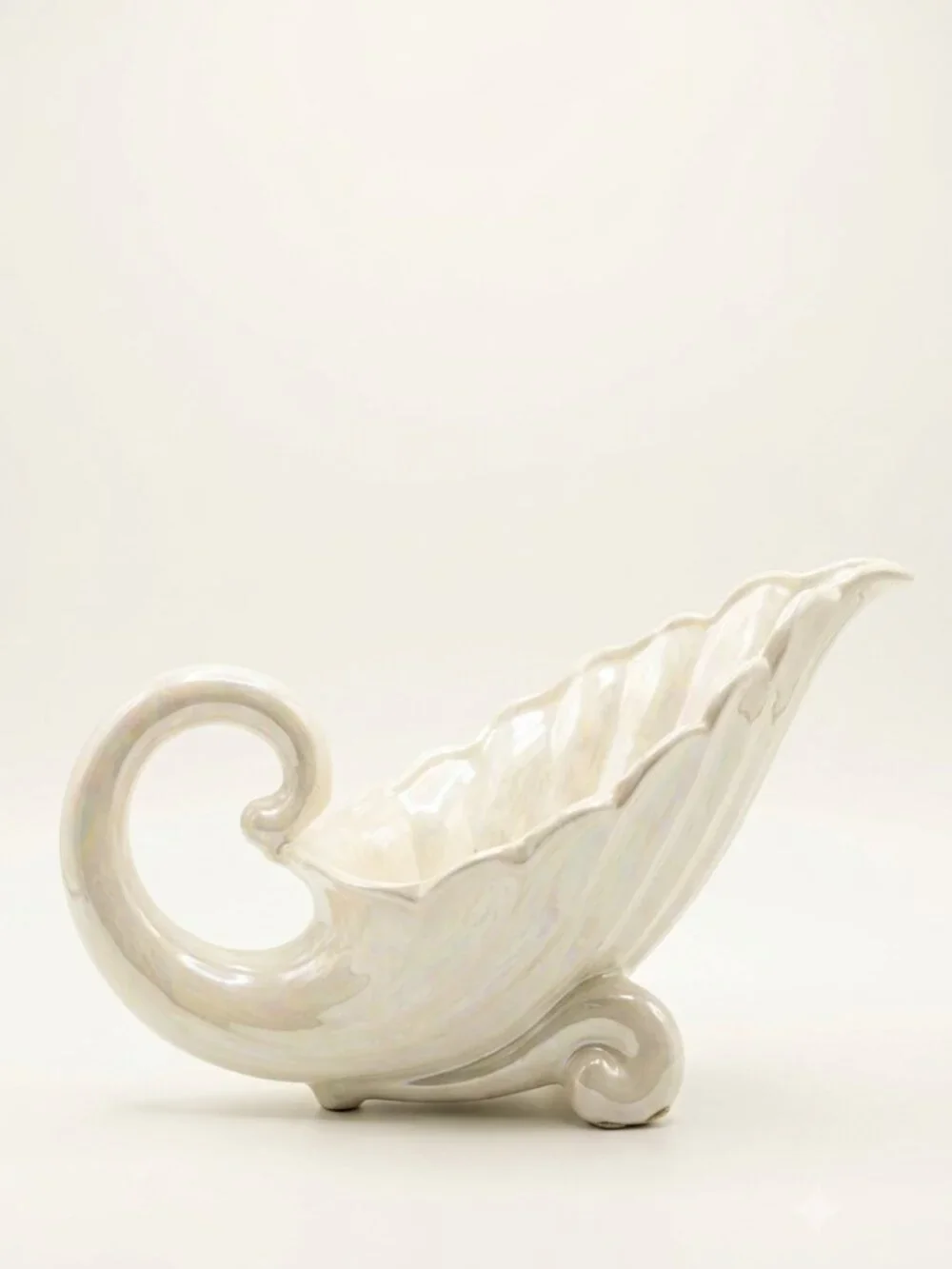 Vintage 1985 Large Iridescent Ceramic Shell Cornucopia Centerpiece – Atlantic